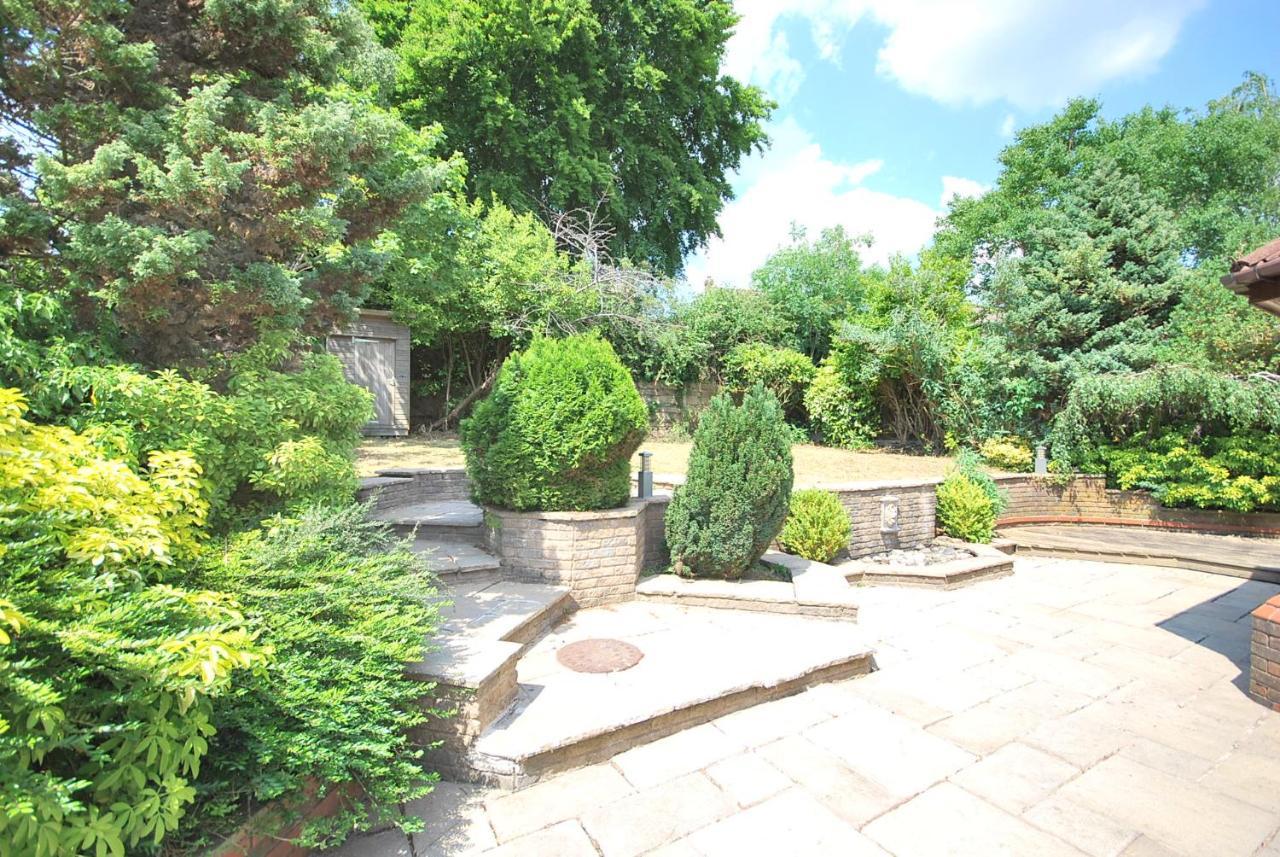 Entire And Exclusive Four Bed Detached Villa Lostock Luaran gambar