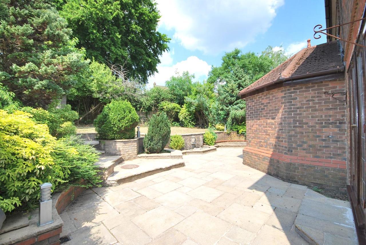 Entire And Exclusive Four Bed Detached Villa Lostock Luaran gambar