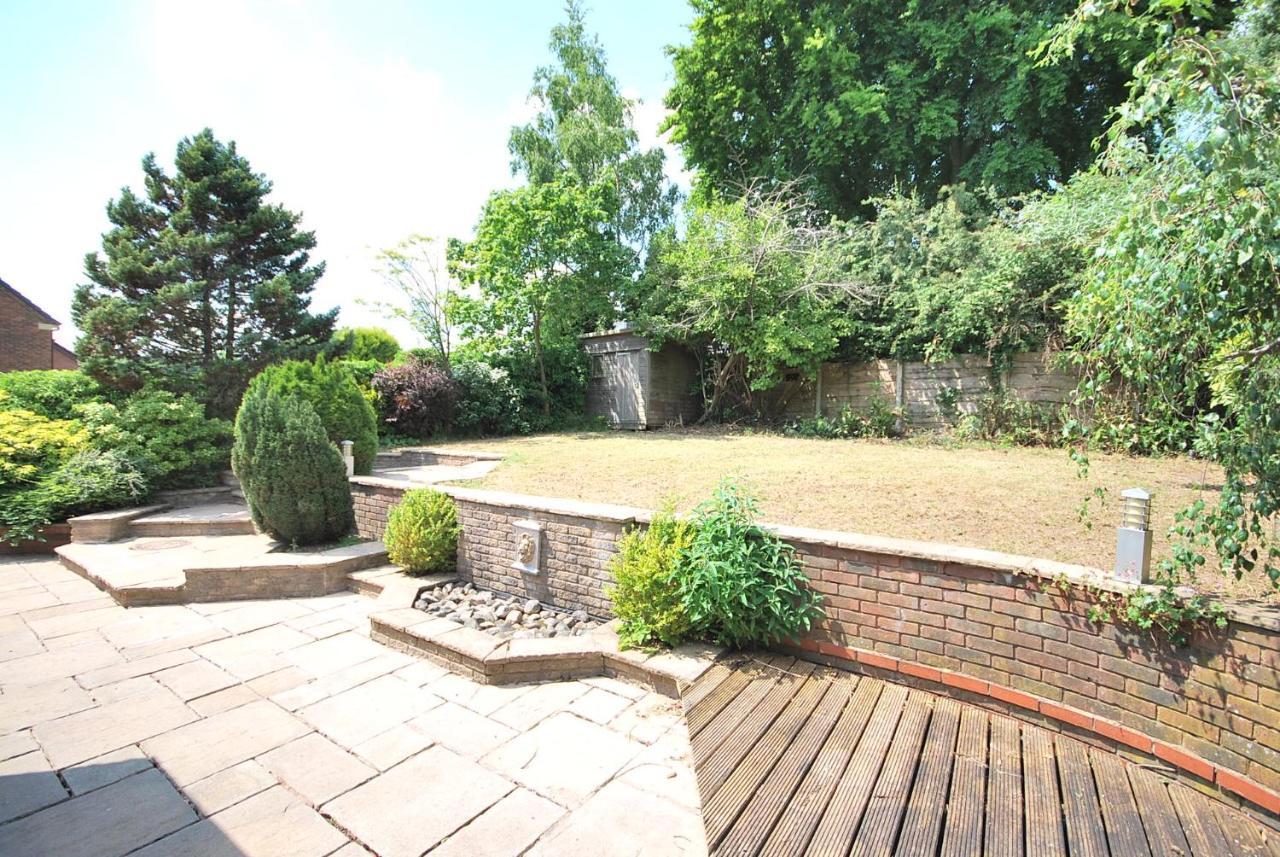 Entire And Exclusive Four Bed Detached Villa Lostock Luaran gambar
